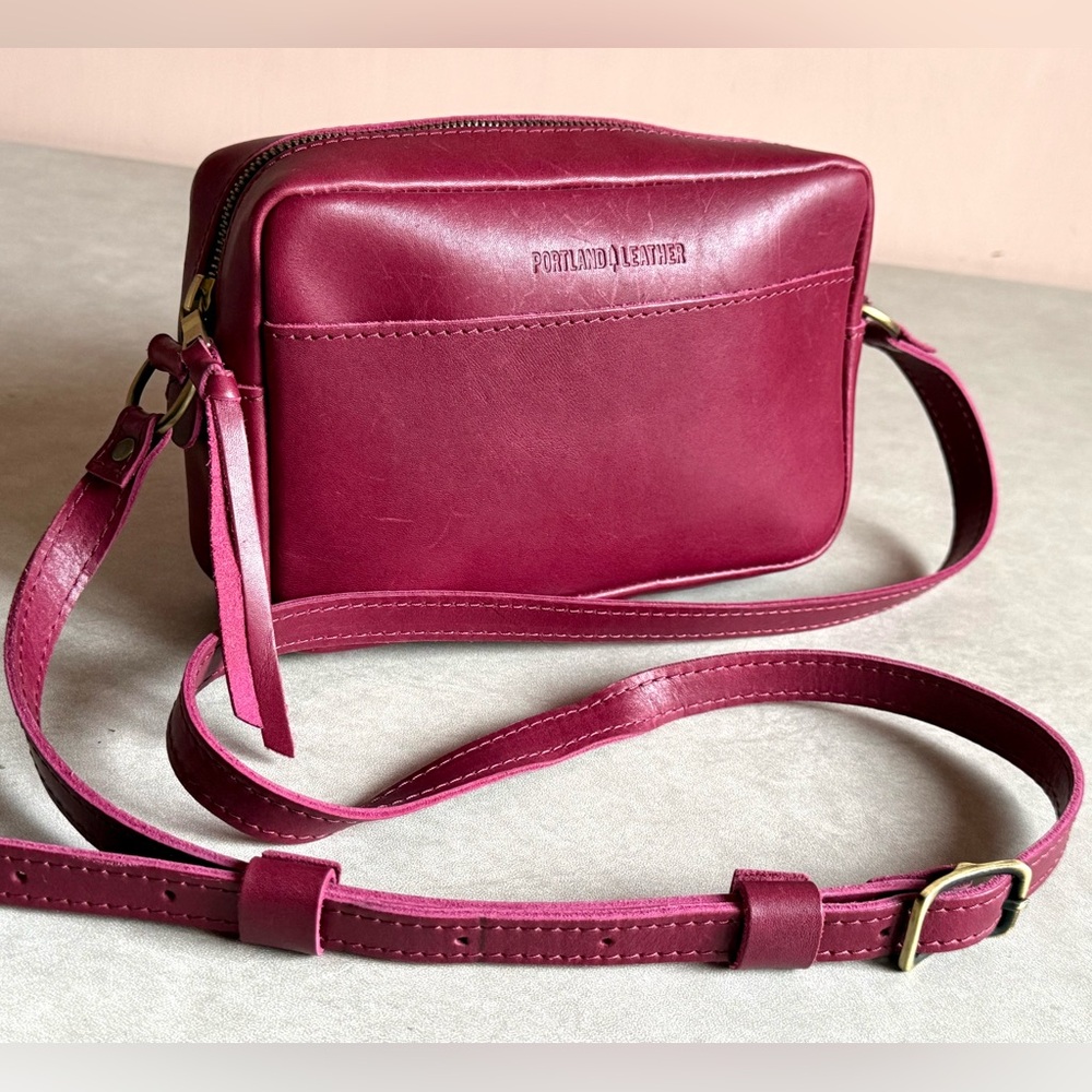 Portland Leather Camera Bag Large Boysenberry Crossbody GUC